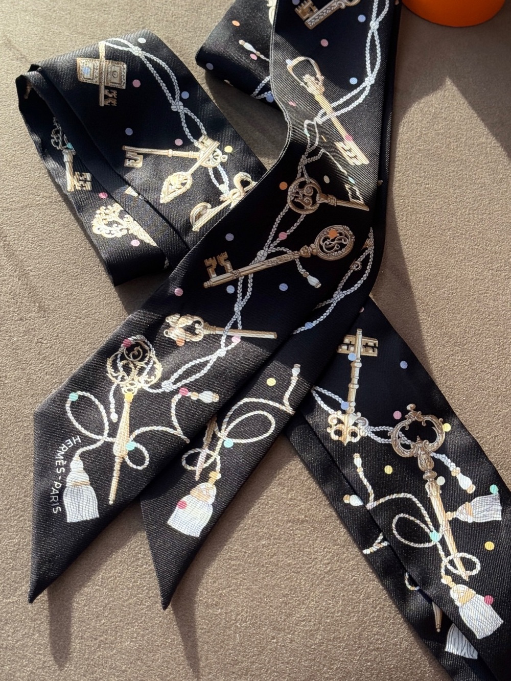 Black Key & Tassel Twilly Scarf - Black